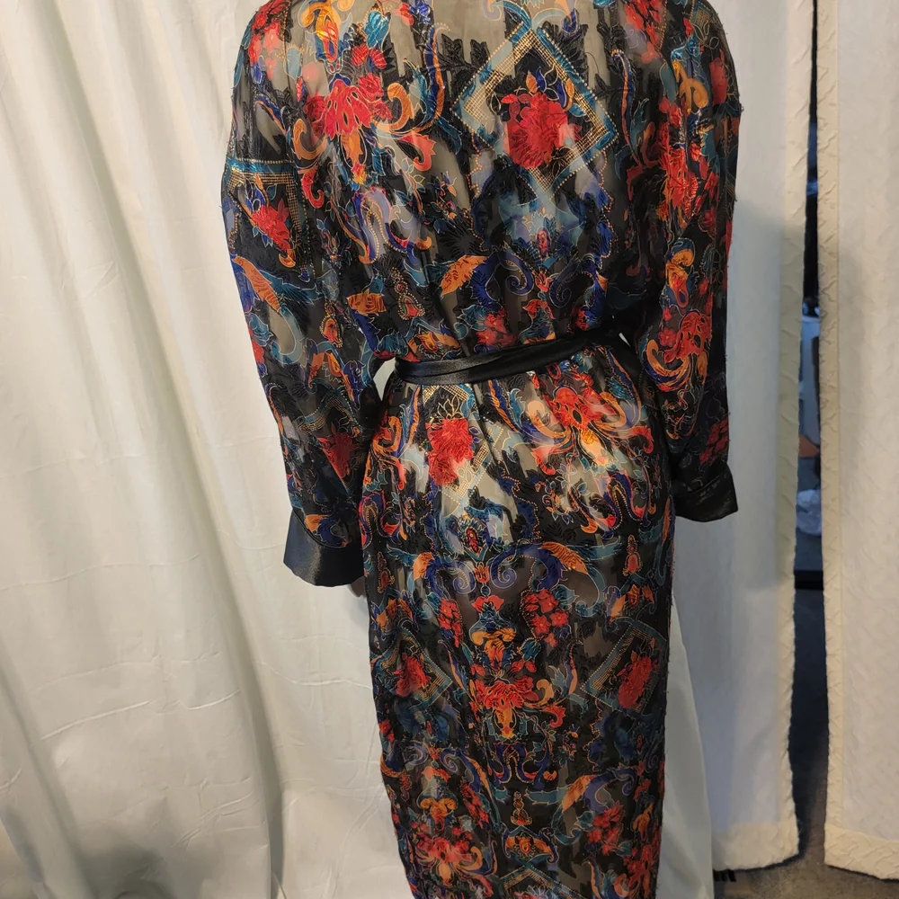 Victoria's Secret‎ Black and Red Paisley Robe